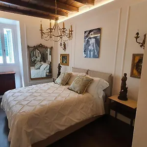 Town House Apartment